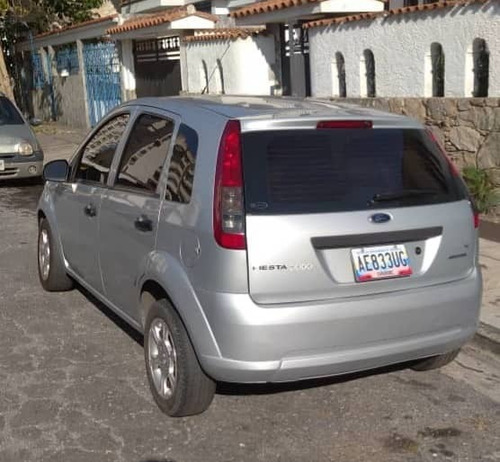 Imagen 4 de 12 de Ford Fiesta Automático
