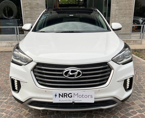 Imagen 2 de 14 de Hyundai Grand Santa Fe 3.3 V6 7p Gls At6 2019