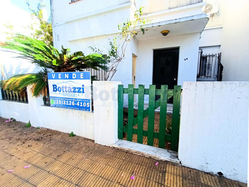 Casa En Ph A 400 Metros De La Estación