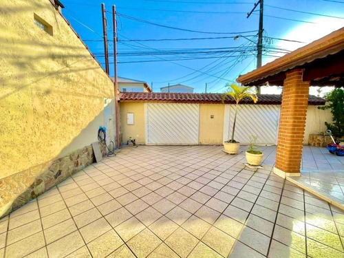 Imagem 7 de 11 de M - Mansão Localizada No Bairro Tude Bastos, Clique No Anúncio E Saia Encantado