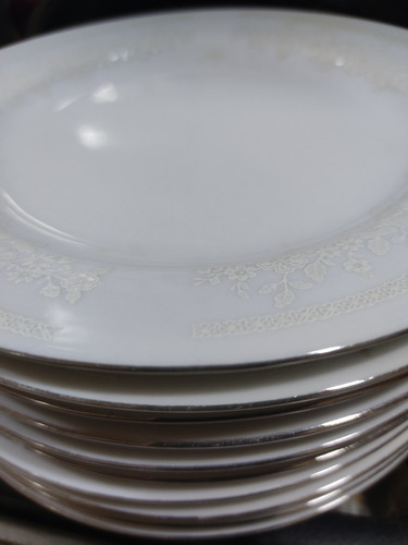 35 Pieza Vajilla Porcelana, Borde Bordado/filo Plata (Usado)