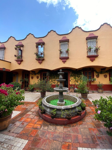 Casa En Venta En San Bernabe, Estilo Hacienda