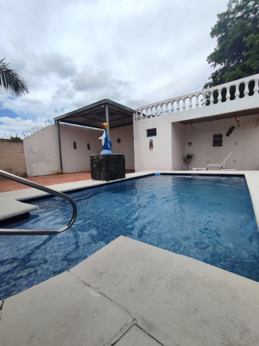 Imagen 4 de 17 de Casa Con Piscina Tipo Quinta En Mariano De 4 Dormitorios 3 Baños Terreno 441 M2 Construcción 220 M2