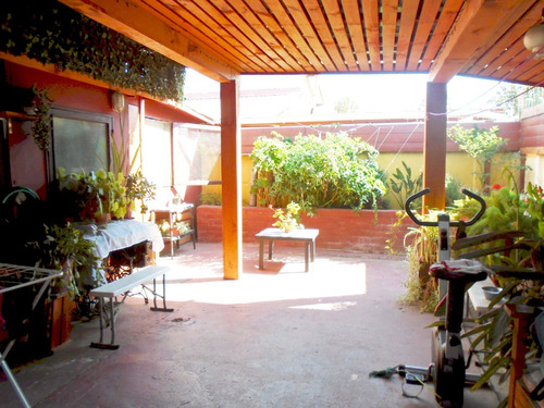 Casa Acogedora 3d. 1b 1e. Construcción Sólida.