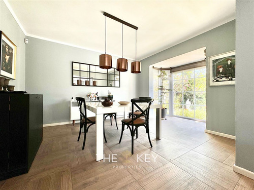 Casa Venta 5 Dormitorios, 5 Estacionamientos Y Piscina Ñuñoa