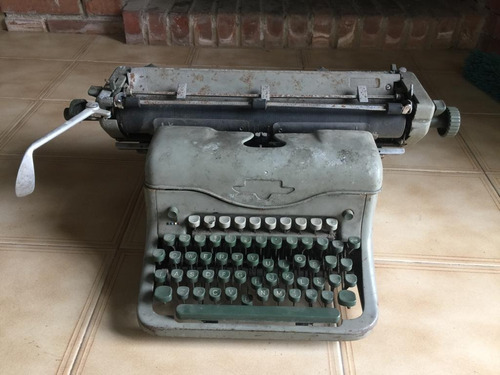 Maquina De Escribir Antigua.