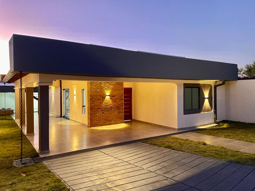 Imagen 17 de 18 de En Venta Residencia Refaccionado, Con Finas Terminaciones
