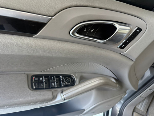 Porsche Cayenne 4.8 V8 S 5p
