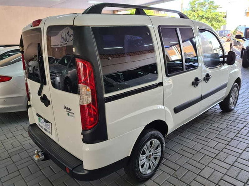 Fiat Doblo Essence 1.8 Flex 16v 5p 7l 2012