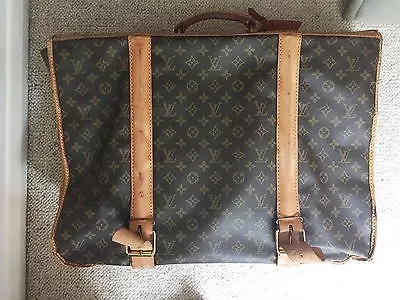 Bolso de viaje - TELVA.COM  Bolso de viaje, Bolsos louis vuitton,  Monederos louis vuitton