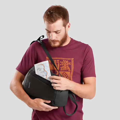 Mochila preta lisa Quechua Nh100 de 10 litros