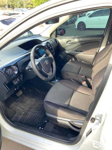 Imagem 8 de 11 de Toyota Etios Sd X 15l At