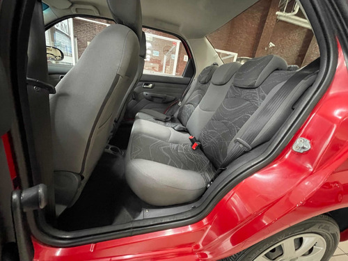 Imagen 10 de 13 de Fiat Siena 2014 1.4 El Pack Attractive My 2015