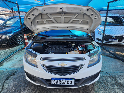 Chevrolet Onix Hatch 1.4 4P FLEX LT