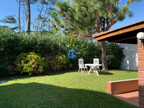 Casa En Venta, Pinares, Punta Del Este- Ref: 736