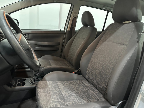 Imagen 16 de 19 de Volkswagen Fox 1.6 Trendline Comfortline Highline Gol Trend
