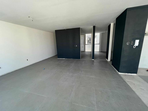 Amplio Departamento Nuevo En Venta Con Balcones!!