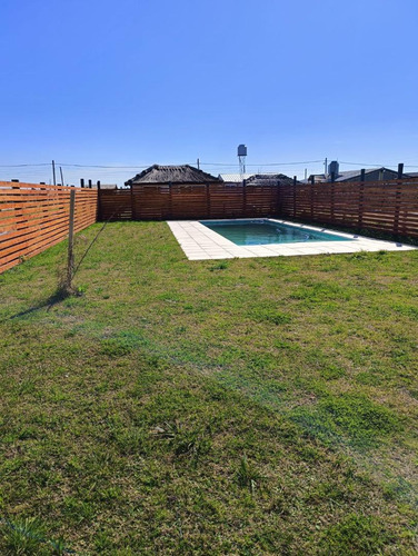 Casa En Venta - 3 Dormitorios 2 Baños - 380mts2 - San Vicente