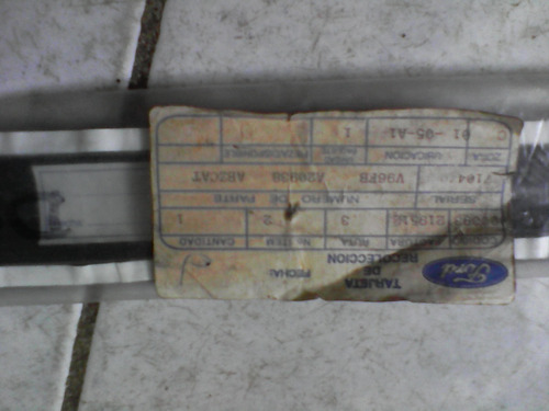 Platina Puerta Delantera Ford Fiesta 94-98 Nueva Original