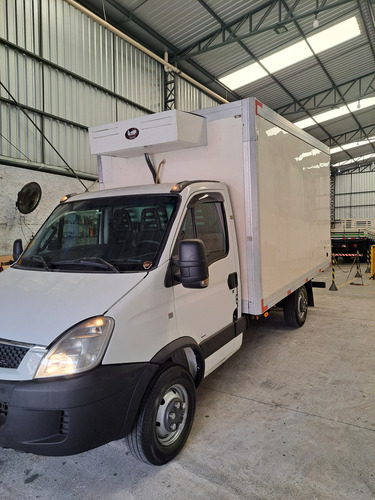 35s14 Caminhonete Bau Refrigerado .
