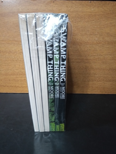 Swamp Thing De Alan Moore - Pack (inglés)