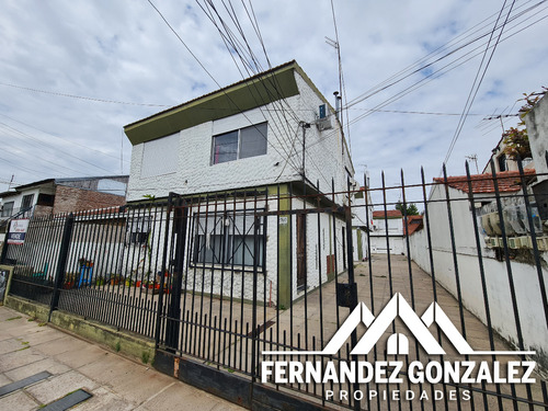 Venta De Departamento De 2 Amb. En Ph Desarrollado En 2 Plantas Con Cochera En Lomas De Zamora