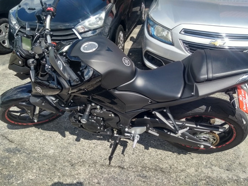 Imagem 2 de 10 de Yamaha Mt03
