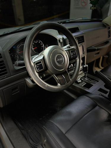 Jeep Cherokee Sport 2012 /la*