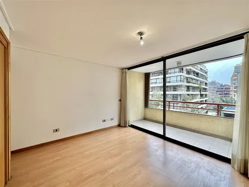 Departamento En Arriendo De 3 Dorm. En Las Condes