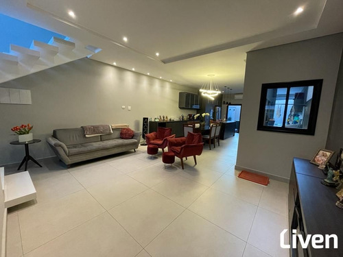 Imagem 4 de 21 de Lindo Sobrado De 200m² Com 3 Dormitórios, Suíte, Área Gourmet, Piscina E 2 Vagas No Jd. Das Indústrias - 9401