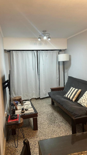 Casa En Venta - 3 Dormitorios 2 Baños - Cochera - 300mts2 - Oriente