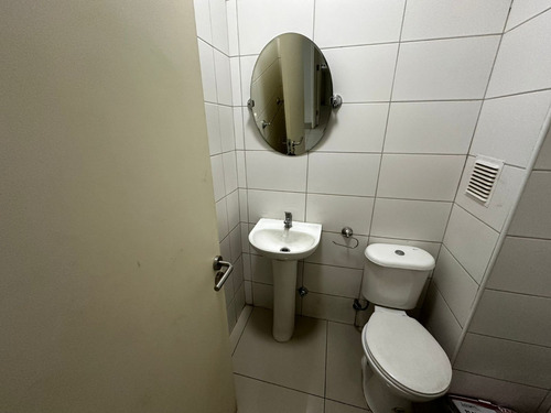 Local 2 Niveles, Manuel Montt 1095, 250m2 4 Baños, Nuevo