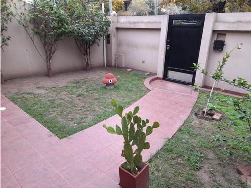 Chalet Con Galpon Induistrial En Venta. Excelente Propiedad