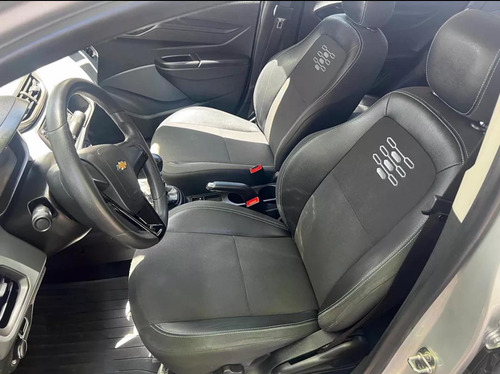 Chevrolet Onix Plus 1.4 Black Edition