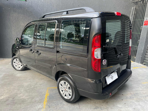 Fiat Doblo 1.8 16v Essence Flex 5p