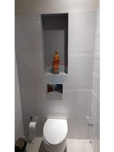 Vendo Casa Con Local Comercial Sobre Avenida Irrazábal: 4 Habitaciones Y 7 Baños.