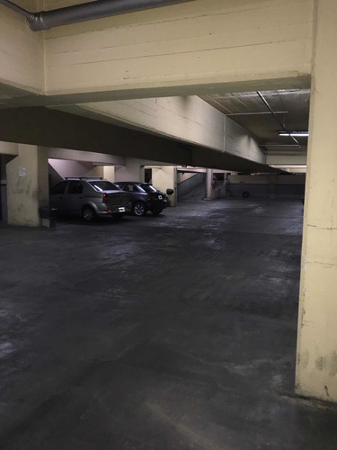 Imagen 5 de 9 de Cochera Zona Tribunales Venta O Alquiler
