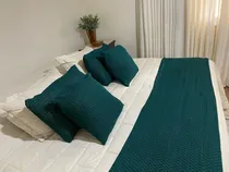 Comprar Kit Peseira Manta Cama King Xale 260x60 + 2 Capas Links Cor Verde Escuro \u002F Capas 60x40cm
