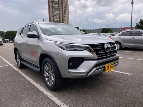 Toyota Fortuner Srv 2.4 Diesel 4x2 At 2023