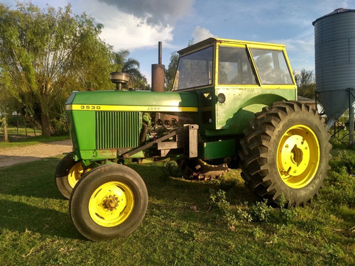John Deere 3530