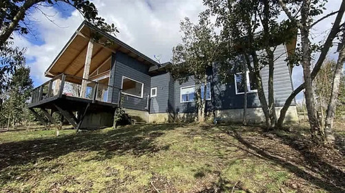 Casa En Venta De 2 Dorm. En Pucón