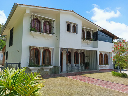 Casa Tipo Quinta En Venta Urb. Los Castores San Antonio De Los Altos