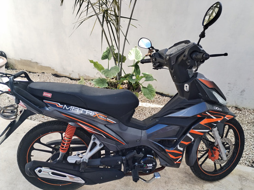 Motocicleta Semiautomática, Perfecto Estado, Único Dueño.