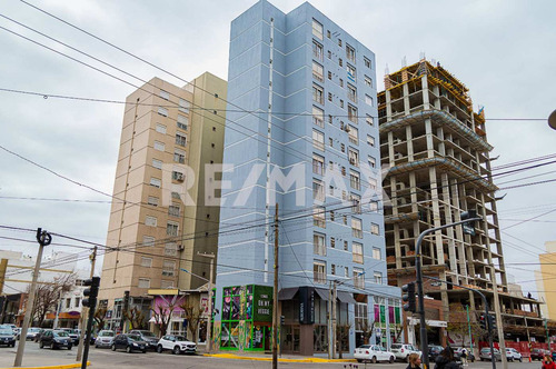Dpto 2 Dorm. + Cochera Centro Nqn En Venta!