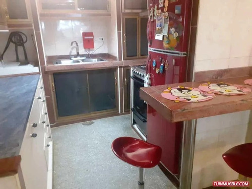 Imagen 4 de 12 de Se Vende Apartamento En Menca Celular 0414-0214345