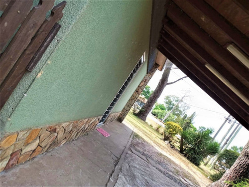 Atlántida . Casa De Dos Dormitorios En Venta . Lindo Entorno