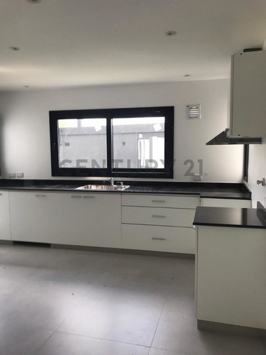 Casa 3 Hab En Una Planta. Lomas De Cb