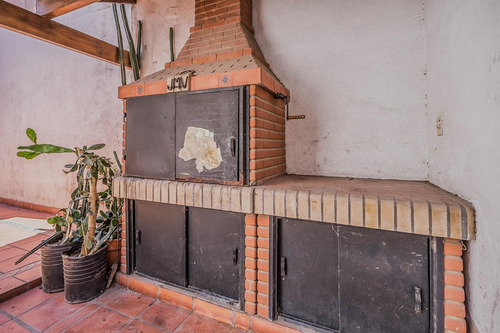 Venta Casa Olivos Vicente Lopez 4 Ambientes Con Dependencia Garage Patio Jardin Parrilla