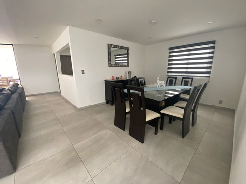 Casa Moderna En Venta Con Jardín En Valle De San Javier, Pachuca, Hidalgo