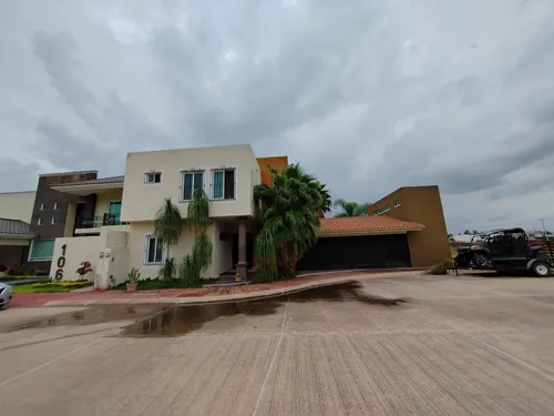Casa En Venta En Frac. Hacienda Santa Fe, Leon, Gto. Justo Al Lado De La Universidad Iberoamericana